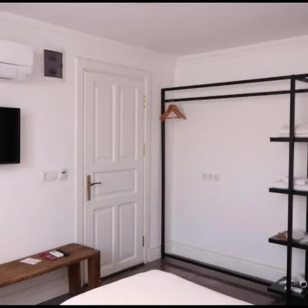 Hotell House Of Good Things 3*